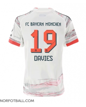Billige Fotballdrakt Bayern Munich Alphonso Davies #19 Replika Bortedrakt Dame 2025-26 Kortermet Billige Fotballdrakt Bayern Munich Alphonso Davies #19 Replika Bortedrakt Dame 2025-26 Kortermet